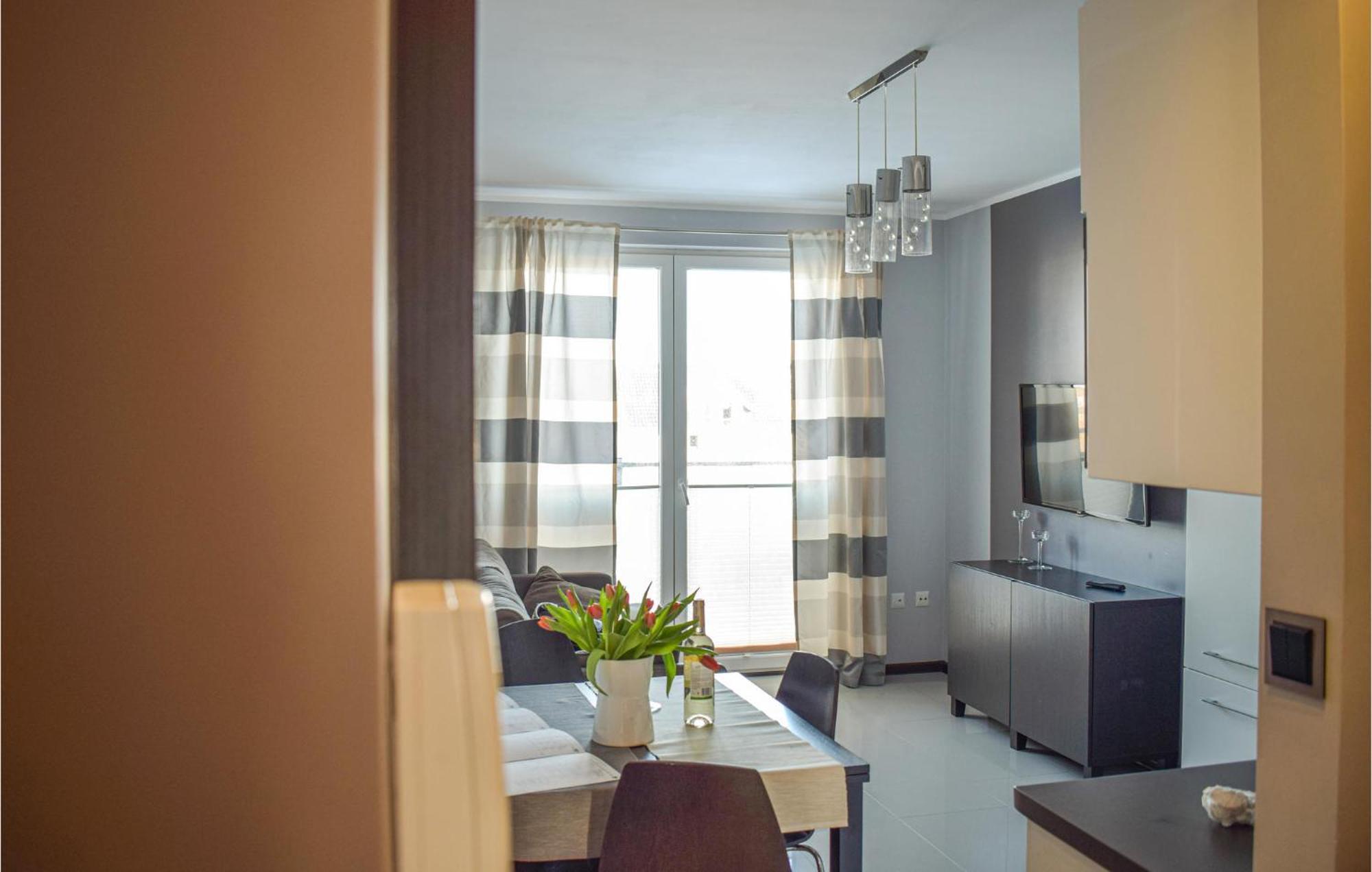 Nice Apartment In Darlowko With Wifi Exteriér fotografie