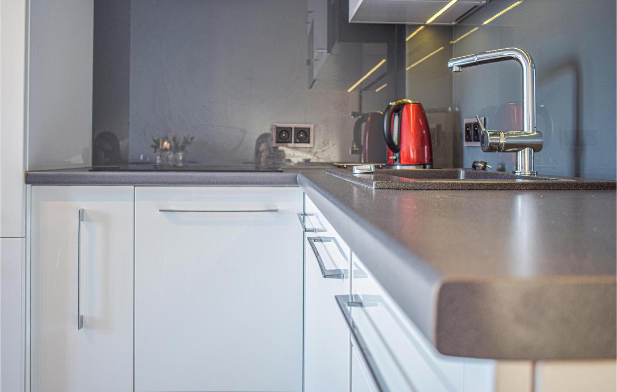 Nice Apartment In Darlowko With Wifi Exteriér fotografie