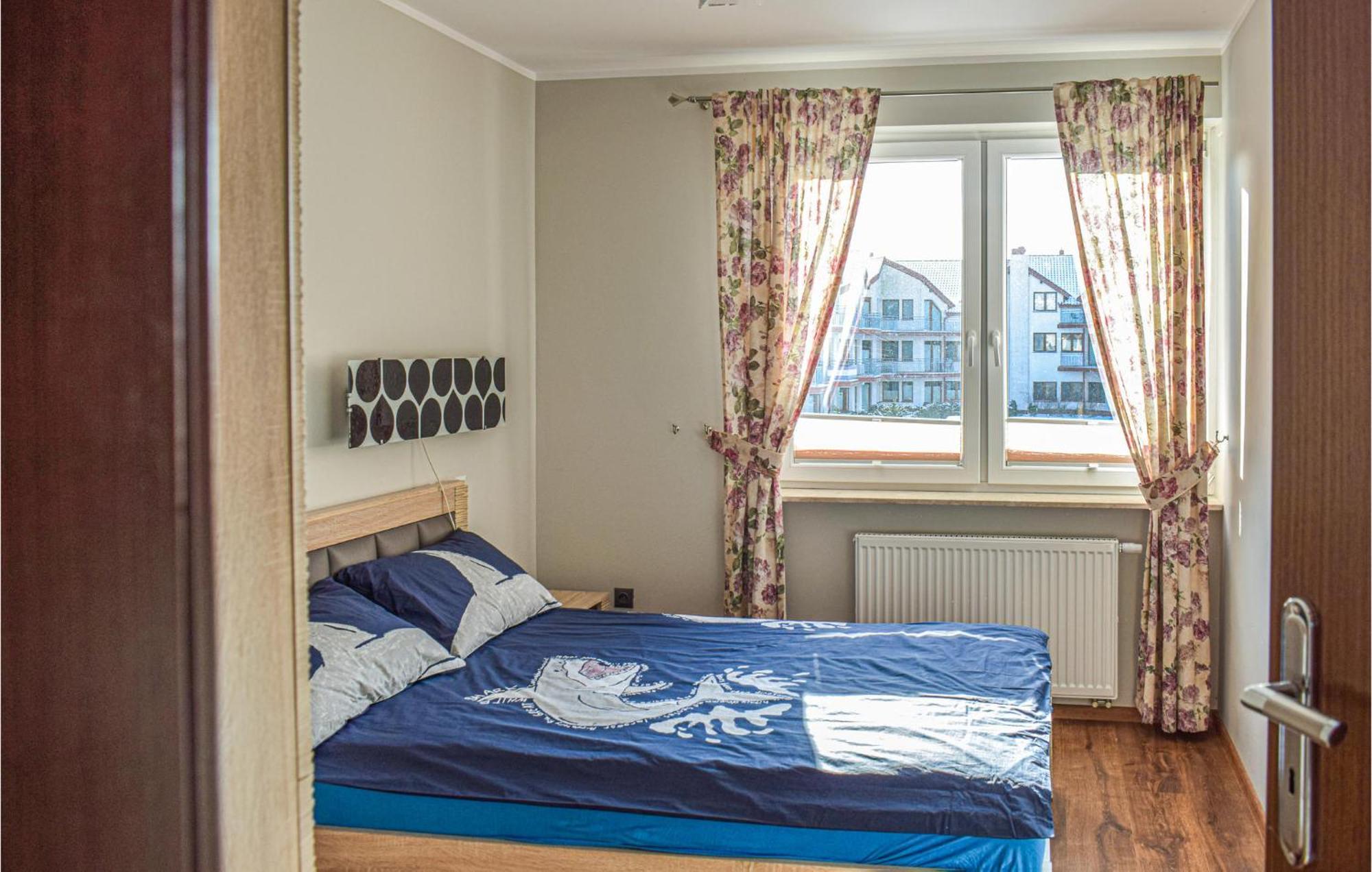 Nice Apartment In Darlowko With Wifi Exteriér fotografie